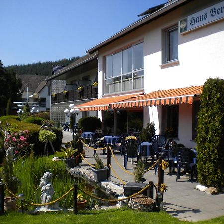 Hotel Pension Haus Berghof Hellenthal Extérieur photo