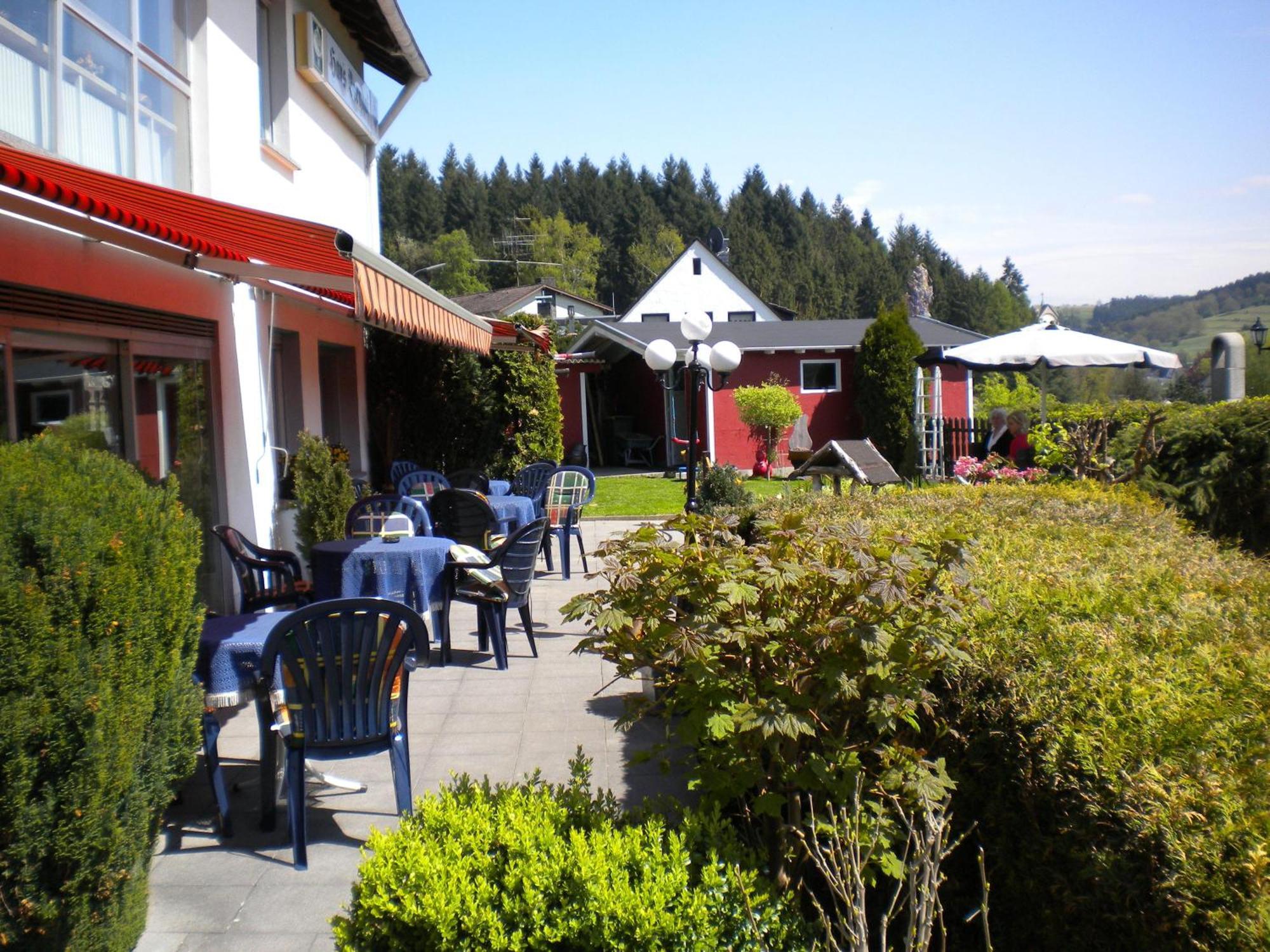 Hotel Pension Haus Berghof Hellenthal Extérieur photo