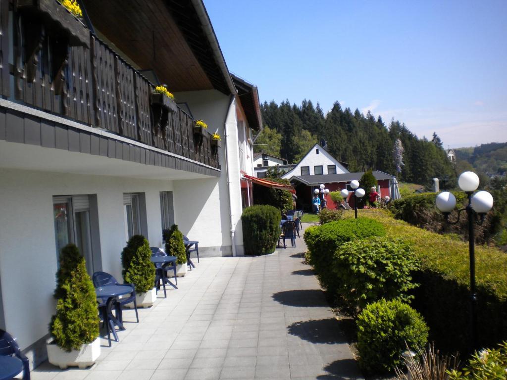 Hotel Pension Haus Berghof Hellenthal Extérieur photo